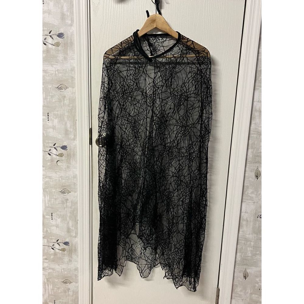 Spider Web Cape - Picture 2 of 3